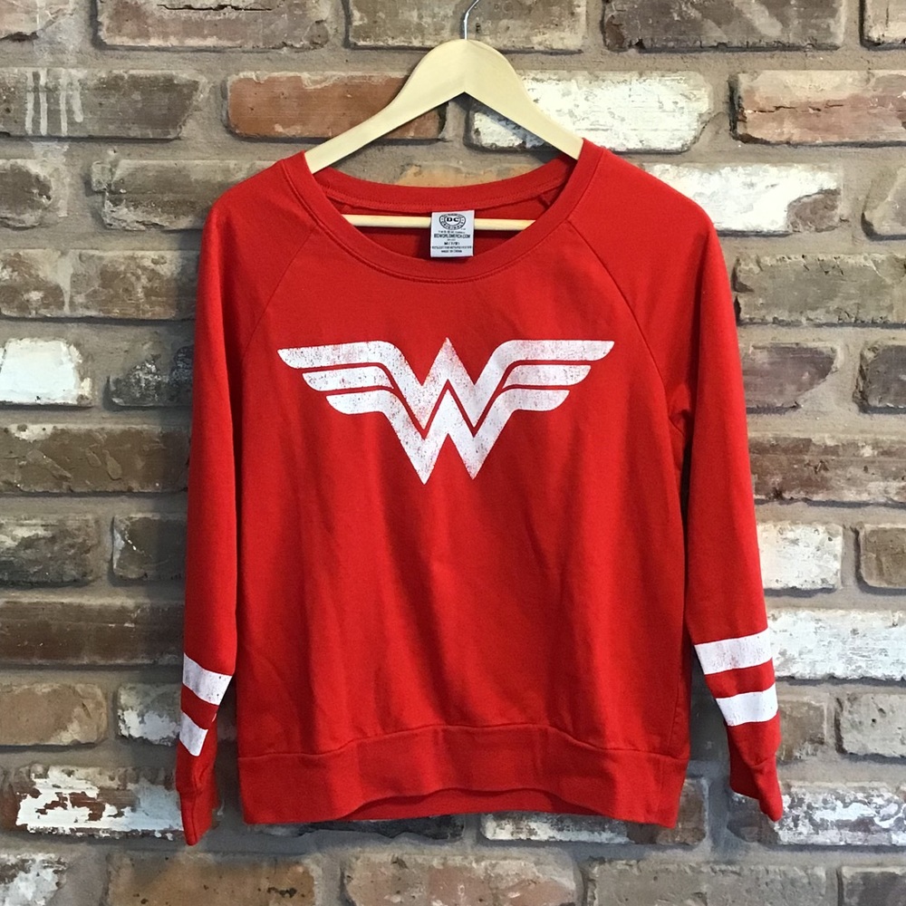 Wonder Woman Red Sweatshirt M 7/9